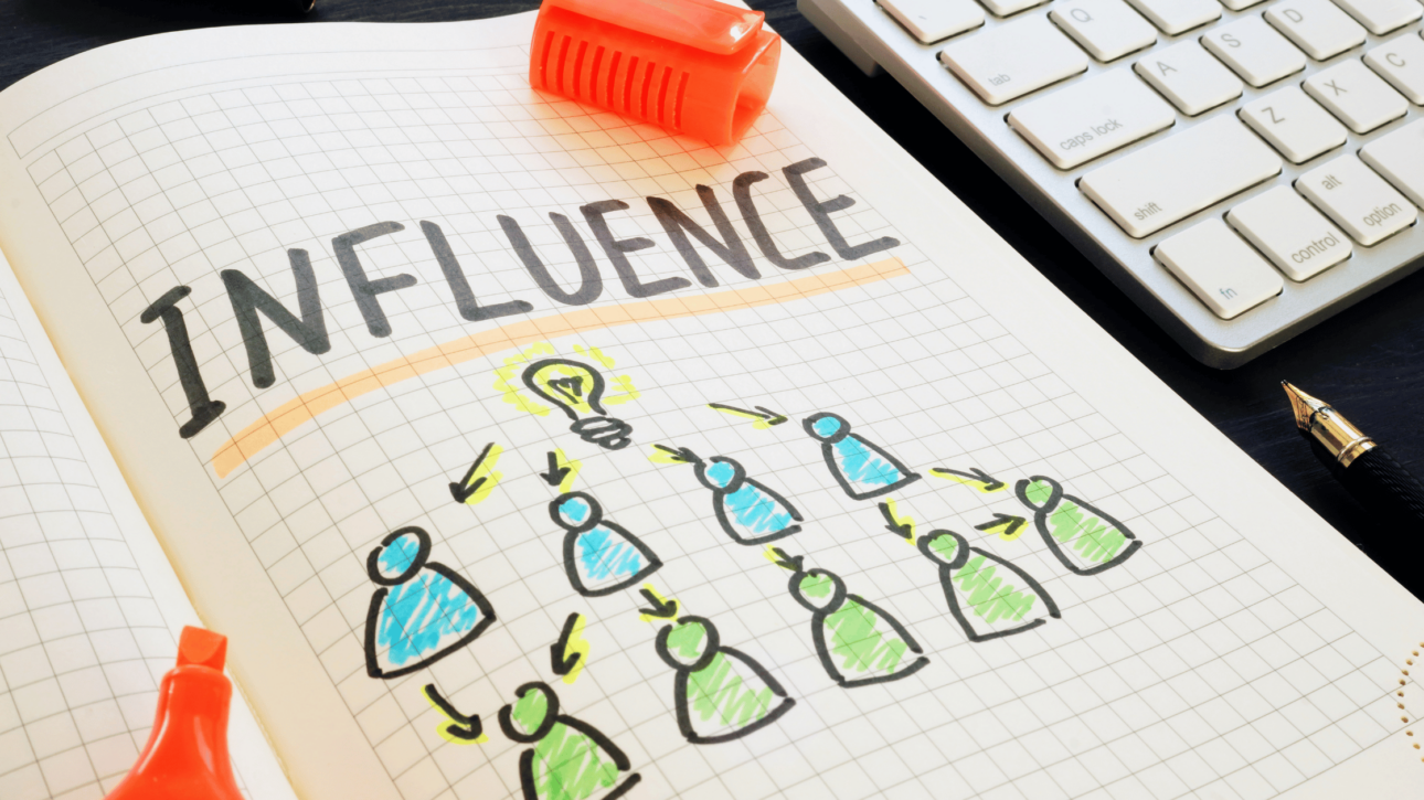 Menjadi Influencer Sebagai Pekerjaan Sampingan influencer in a note